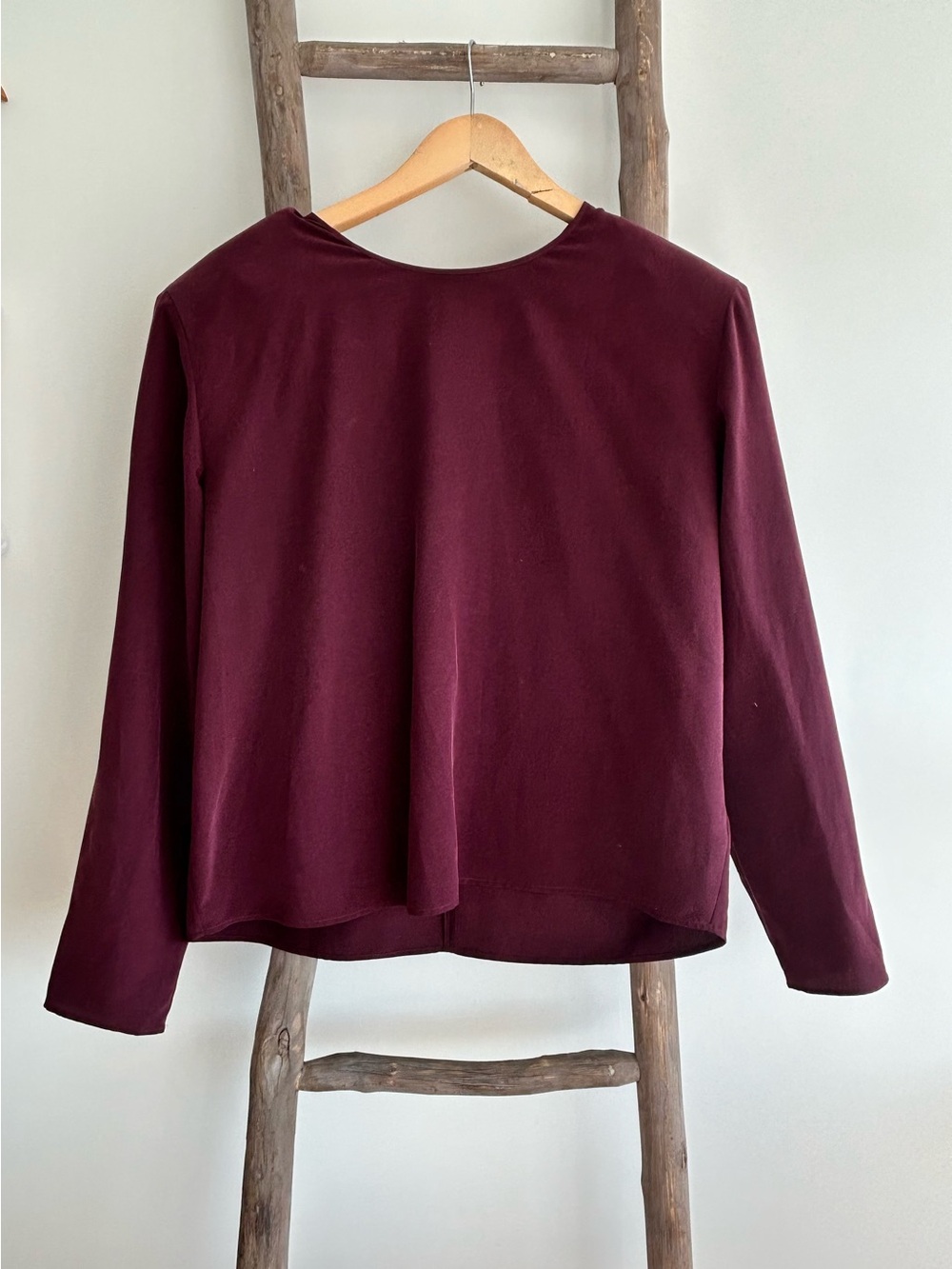 BNWT Aritzia Babaton Fini Blouse